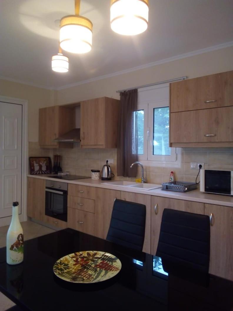 Aliveri Flat With Sea View Bagian luar foto