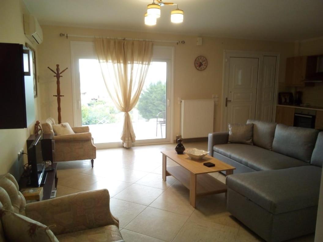 Aliveri Flat With Sea View Bagian luar foto
